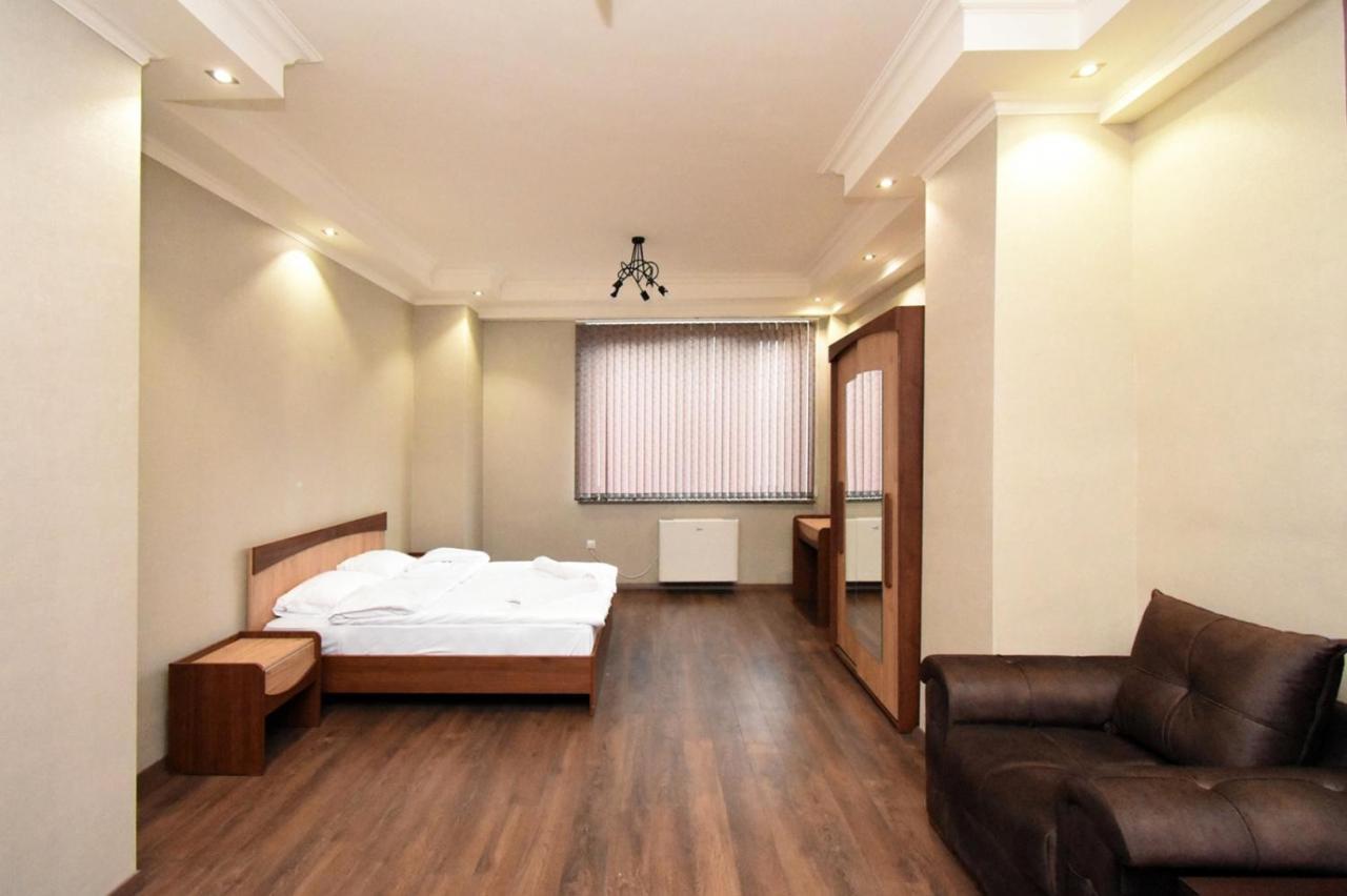 Ferienwohnung Malibu Erivan Exterior foto