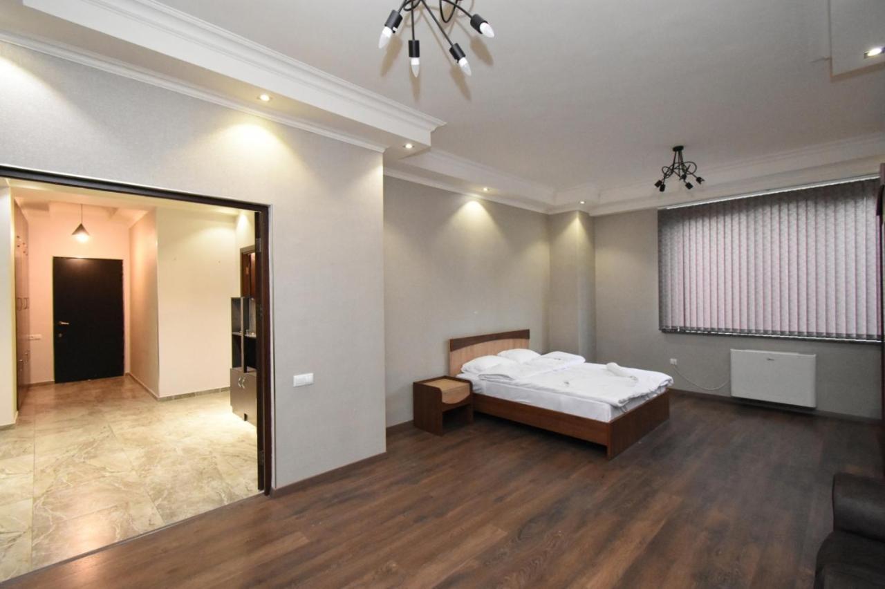Ferienwohnung Malibu Erivan Exterior foto